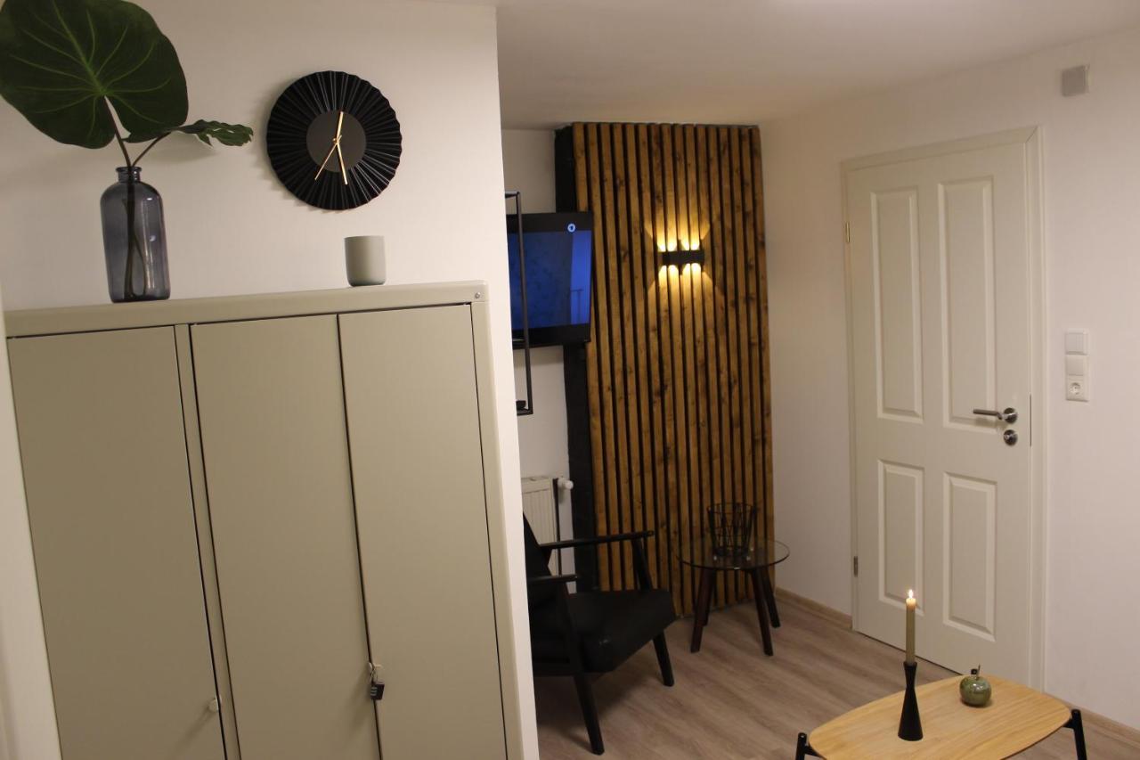 Kleine Souterrain Wohnung Naehe Hamburg Ной-Вульмсторф Екстер'єр фото